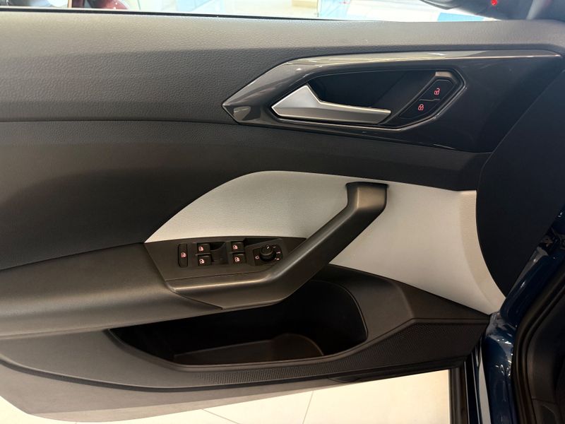 Volkswagen T-cross Highline 1.4 Tsi 16v 2023/2024 COVEL VEICULOS ENCANTADO / Carros no Vale