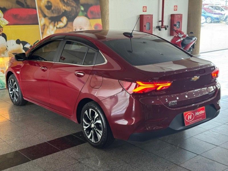 Chevrolet ONIX PLUS 1.0 TURBO 2025 HÉLIO AUTOMÓVEIS LAJEADO / Carros no Vale