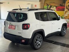 Jeep RENEGADE LONGITUDE 1.8 2016 HÉLIO AUTOMÓVEIS LAJEADO / Carros no Vale