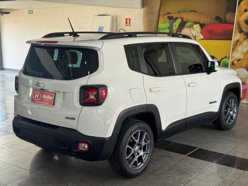 Jeep RENEGADE LONGITUDE 1.8 2016 HÉLIO AUTOMÓVEIS LAJEADO / Carros no Vale