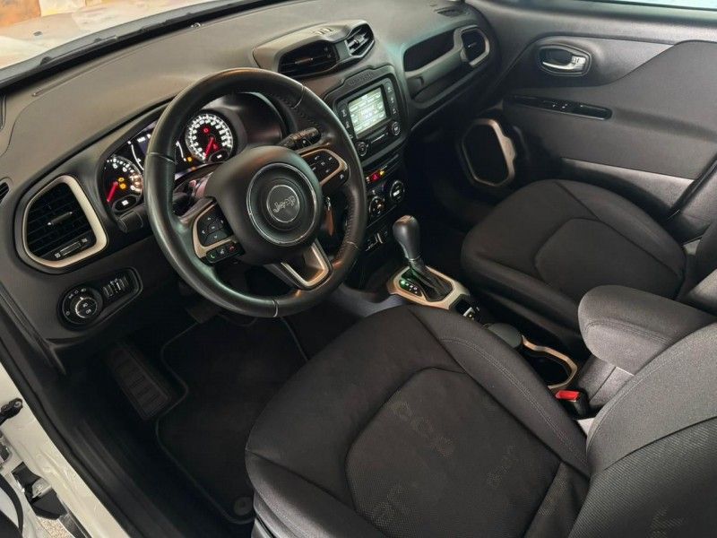 Jeep RENEGADE LONGITUDE 1.8 2016 HÉLIO AUTOMÓVEIS LAJEADO / Carros no Vale