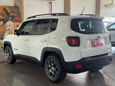 Jeep RENEGADE LONGITUDE 1.8 2016 HÉLIO AUTOMÓVEIS LAJEADO / Carros no Vale