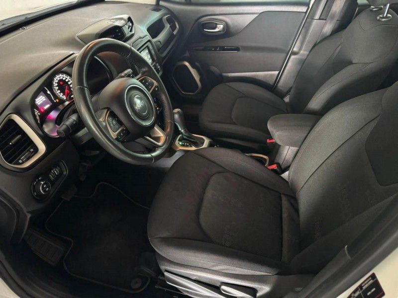 Jeep RENEGADE LONGITUDE 1.8 2016 HÉLIO AUTOMÓVEIS LAJEADO / Carros no Vale