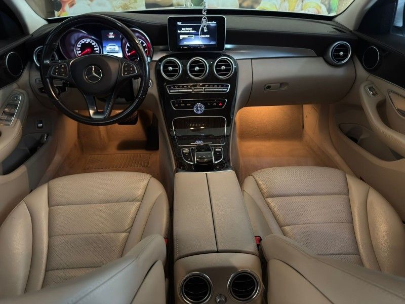 Mercedes-Benz C 180 EXCLUSIVE 1.6 TURBO 2018 HÉLIO AUTOMÓVEIS LAJEADO / Carros no Vale