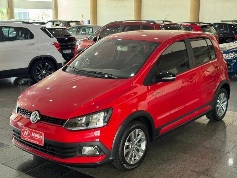 Volkswagen FOX PEPPER 1.6 2015 HÉLIO AUTOMÓVEIS LAJEADO / Carros no Vale