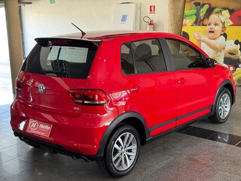 Volkswagen FOX PEPPER 1.6 2015 HÉLIO AUTOMÓVEIS LAJEADO / Carros no Vale