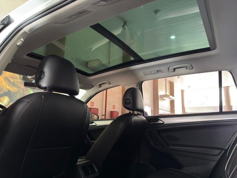 Volkswagen TIGUAN ALLSPACE 250 1.4 TSI 2019 HÉLIO AUTOMÓVEIS LAJEADO / Carros no Vale