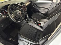 Volkswagen TIGUAN ALLSPACE 250 1.4 TSI 2019 HÉLIO AUTOMÓVEIS LAJEADO / Carros no Vale