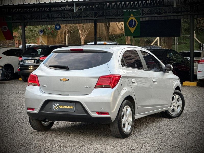 Chevrolet ONIX LT 1.4 2019 NEUMANN VEÍCULOS ARROIO DO MEIO / Carros no Vale Chevrolet ONIX LT 1.4 2019 NEUMANN VEÍCULOS ARROIO DO MEIO / Carros no Vale