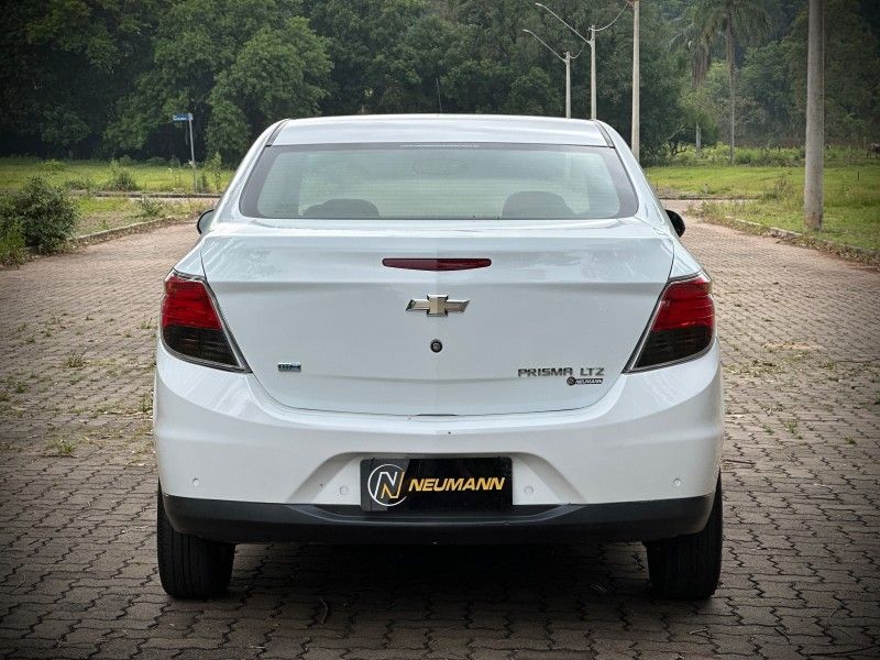 Chevrolet PRISMA LTZ 1.4 2014 NEUMANN VEÍCULOS ARROIO DO MEIO / Carros no Vale Chevrolet PRISMA LTZ 1.4 2014 NEUMANN VEÍCULOS ARROIO DO MEIO / Carros no Vale