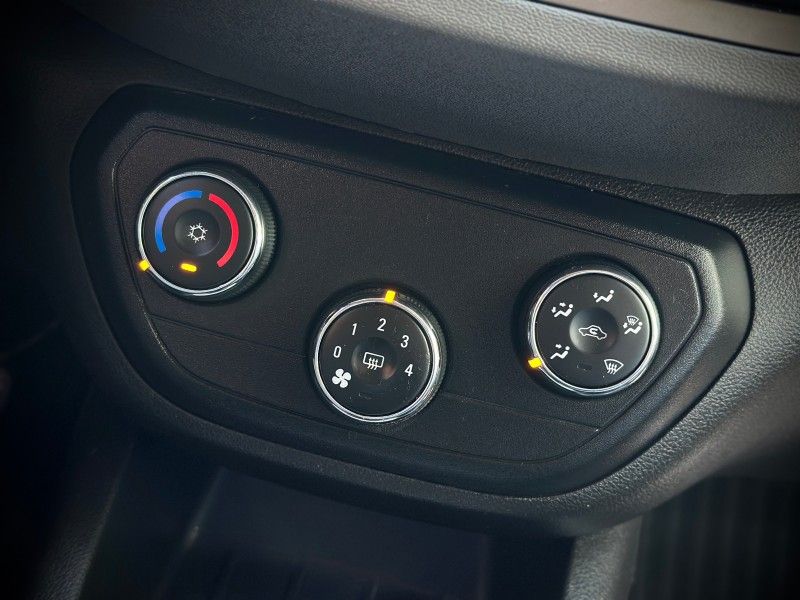 Chevrolet SPIN LTZ 1.8 2018 NEUMANN VEÍCULOS ARROIO DO MEIO / Carros no Vale Chevrolet SPIN LTZ 1.8 2018 NEUMANN VEÍCULOS ARROIO DO MEIO / Carros no Vale