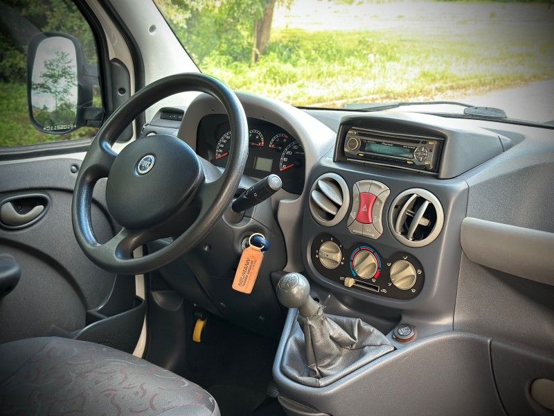 Fiat DOBLO ELX 1.8 2008 NEUMANN VEÍCULOS ARROIO DO MEIO / Carros no Vale