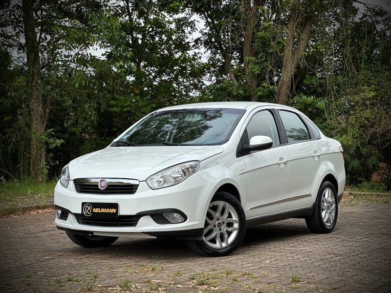 Fiat GRAND SIENA ESSENCE 1.6 2013 NEUMANN VEÍCULOS ARROIO DO MEIO / Carros no Vale Fiat GRAND SIENA ESSENCE 1.6 2013 NEUMANN VEÍCULOS ARROIO DO MEIO / Carros no Vale