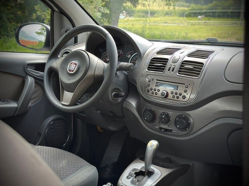 Fiat GRAND SIENA ESSENCE 1.6 2013 NEUMANN VEÍCULOS ARROIO DO MEIO / Carros no Vale Fiat GRAND SIENA ESSENCE 1.6 2013 NEUMANN VEÍCULOS ARROIO DO MEIO / Carros no Vale