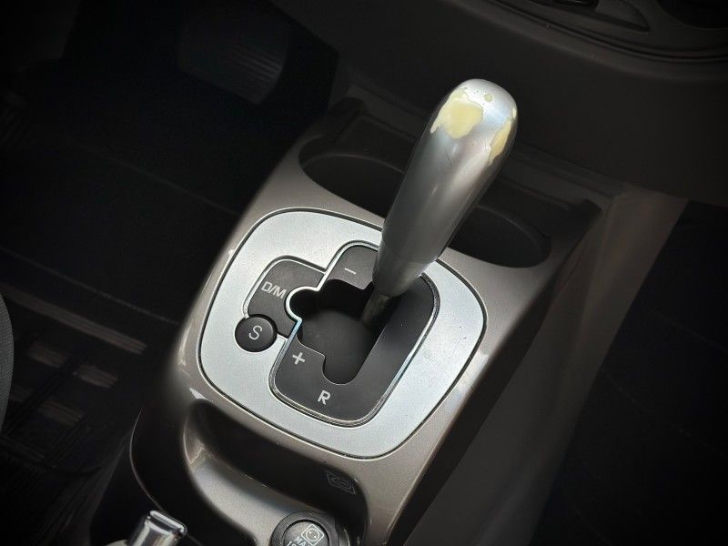 Fiat GRAND SIENA ESSENCE 1.6 2013 NEUMANN VEÍCULOS ARROIO DO MEIO / Carros no Vale Fiat GRAND SIENA ESSENCE 1.6 2013 NEUMANN VEÍCULOS ARROIO DO MEIO / Carros no Vale