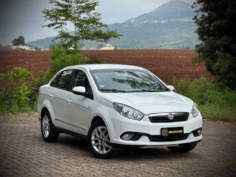 Fiat GRAND SIENA ESSENCE 1.6 2013 NEUMANN VEÍCULOS ARROIO DO MEIO / Carros no Vale Fiat GRAND SIENA ESSENCE 1.6 2013 NEUMANN VEÍCULOS ARROIO DO MEIO / Carros no Vale