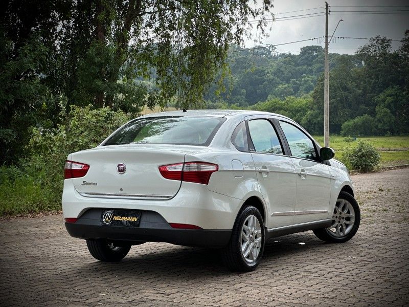 Fiat GRAND SIENA ESSENCE 1.6 2013 NEUMANN VEÍCULOS ARROIO DO MEIO / Carros no Vale Fiat GRAND SIENA ESSENCE 1.6 2013 NEUMANN VEÍCULOS ARROIO DO MEIO / Carros no Vale