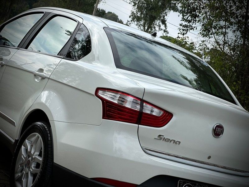 Fiat GRAND SIENA ESSENCE 1.6 2013 NEUMANN VEÍCULOS ARROIO DO MEIO / Carros no Vale Fiat GRAND SIENA ESSENCE 1.6 2013 NEUMANN VEÍCULOS ARROIO DO MEIO / Carros no Vale