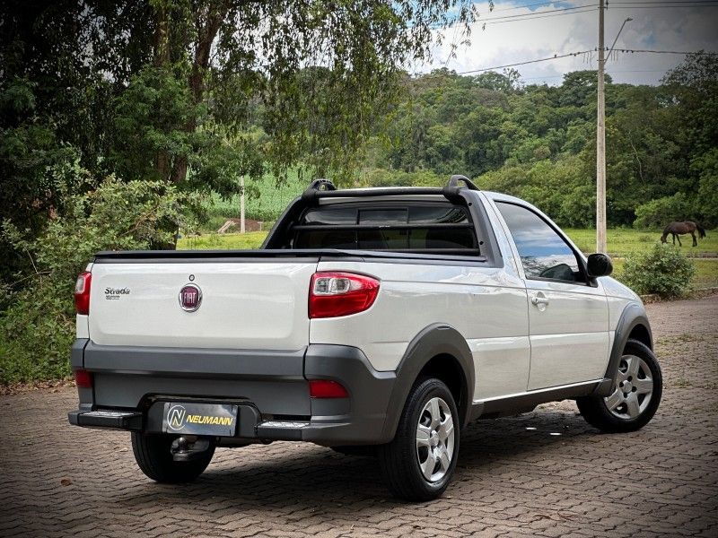 Fiat STRADA HARD WORKING 1.4 2017 NEUMANN VEÍCULOS ARROIO DO MEIO / Carros no Vale