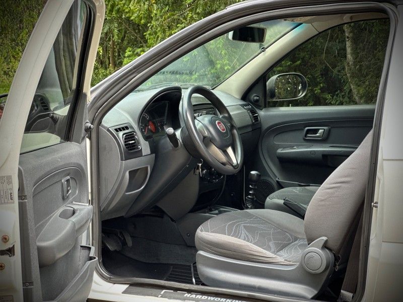 Fiat STRADA HARD WORKING 1.4 2017 NEUMANN VEÍCULOS ARROIO DO MEIO / Carros no Vale