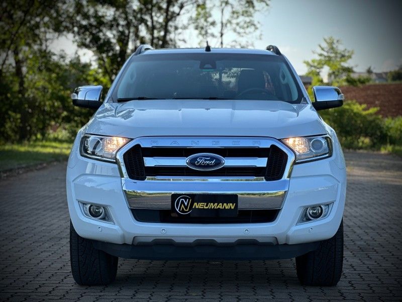 Ford RANGER C.DUPLA LIMITED 3.2 4×4 2018 NEUMANN VEÍCULOS ARROIO DO MEIO / Carros no Vale