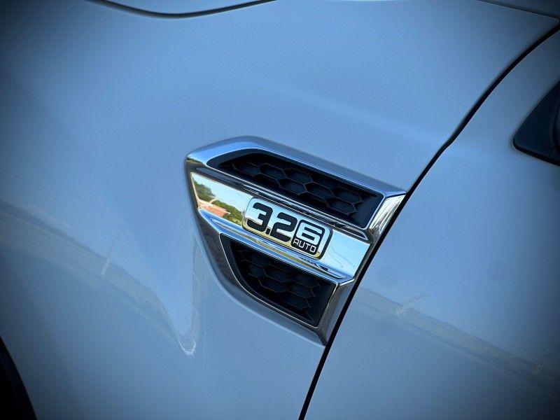 Ford RANGER C.DUPLA LIMITED 3.2 4×4 2018 NEUMANN VEÍCULOS ARROIO DO MEIO / Carros no Vale