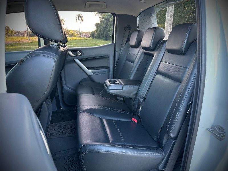 Ford RANGER C.DUPLA LIMITED 3.2 4×4 2018 NEUMANN VEÍCULOS ARROIO DO MEIO / Carros no Vale