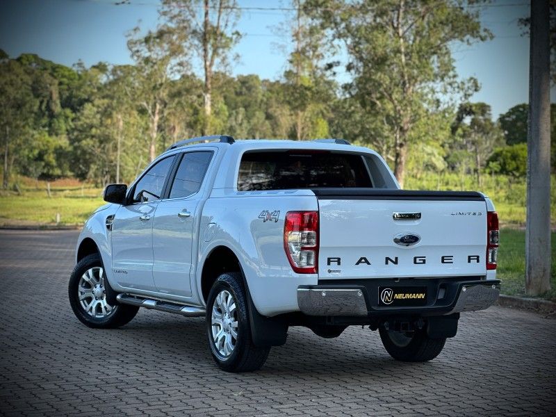 Ford RANGER C.DUPLA LIMITED 3.2 4×4 2018 NEUMANN VEÍCULOS ARROIO DO MEIO / Carros no Vale