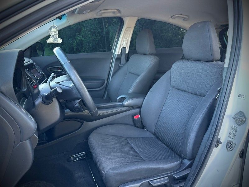 Honda HR-V EX 1.8 2016 NEUMANN VEÍCULOS ARROIO DO MEIO / Carros no Vale Honda HR-V EX 1.8 2016 NEUMANN VEÍCULOS ARROIO DO MEIO / Carros no Vale