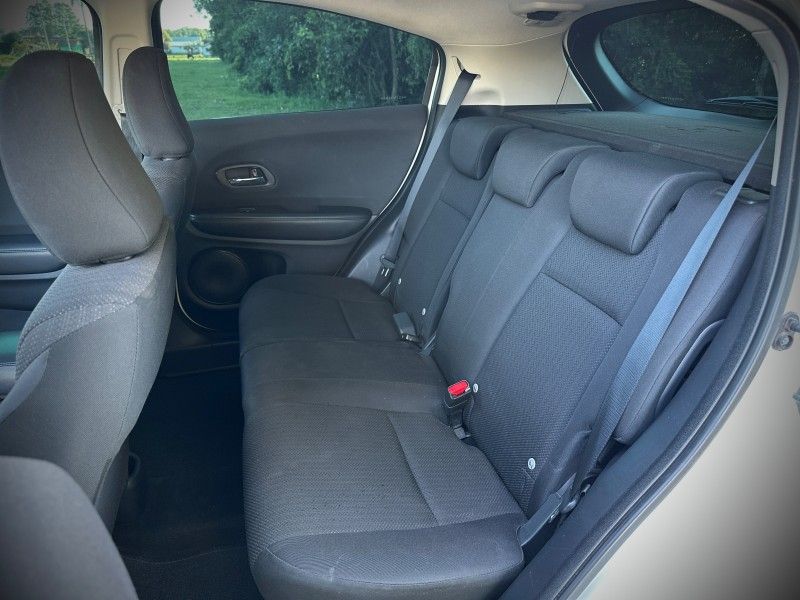 Honda HR-V EX 1.8 2016 NEUMANN VEÍCULOS ARROIO DO MEIO / Carros no Vale Honda HR-V EX 1.8 2016 NEUMANN VEÍCULOS ARROIO DO MEIO / Carros no Vale