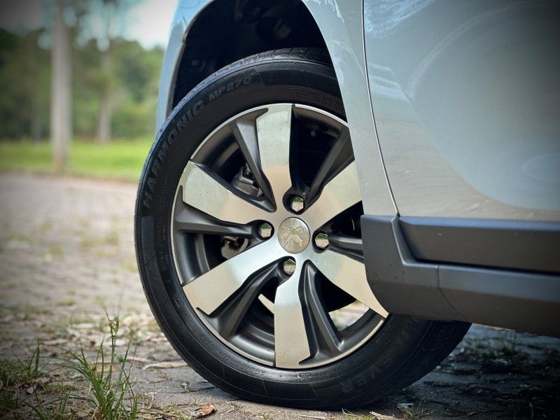 Peugeot 2008 GRIFFE 1.6 2017 NEUMANN VEÍCULOS ARROIO DO MEIO / Carros no Vale Peugeot 2008 GRIFFE 1.6 2017 NEUMANN VEÍCULOS ARROIO DO MEIO / Carros no Vale