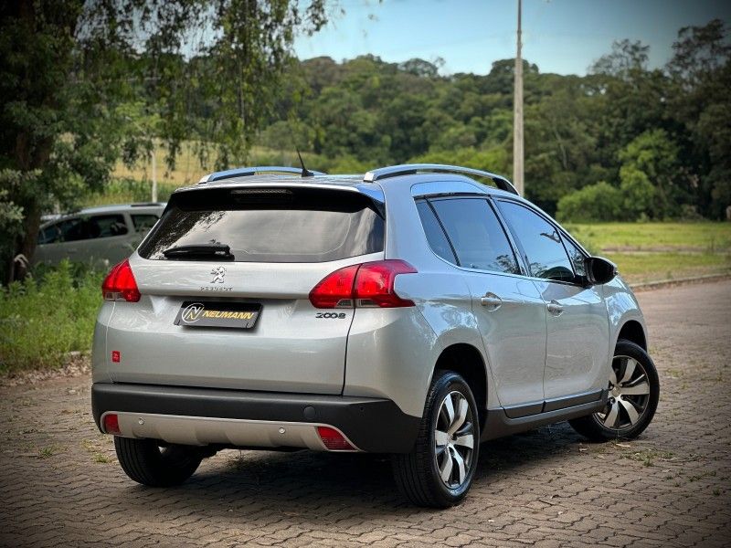 Peugeot 2008 GRIFFE 1.6 2017 NEUMANN VEÍCULOS ARROIO DO MEIO / Carros no Vale Peugeot 2008 GRIFFE 1.6 2017 NEUMANN VEÍCULOS ARROIO DO MEIO / Carros no Vale