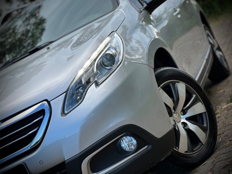 Peugeot 2008 GRIFFE 1.6 2017 NEUMANN VEÍCULOS ARROIO DO MEIO / Carros no Vale Peugeot 2008 GRIFFE 1.6 2017 NEUMANN VEÍCULOS ARROIO DO MEIO / Carros no Vale