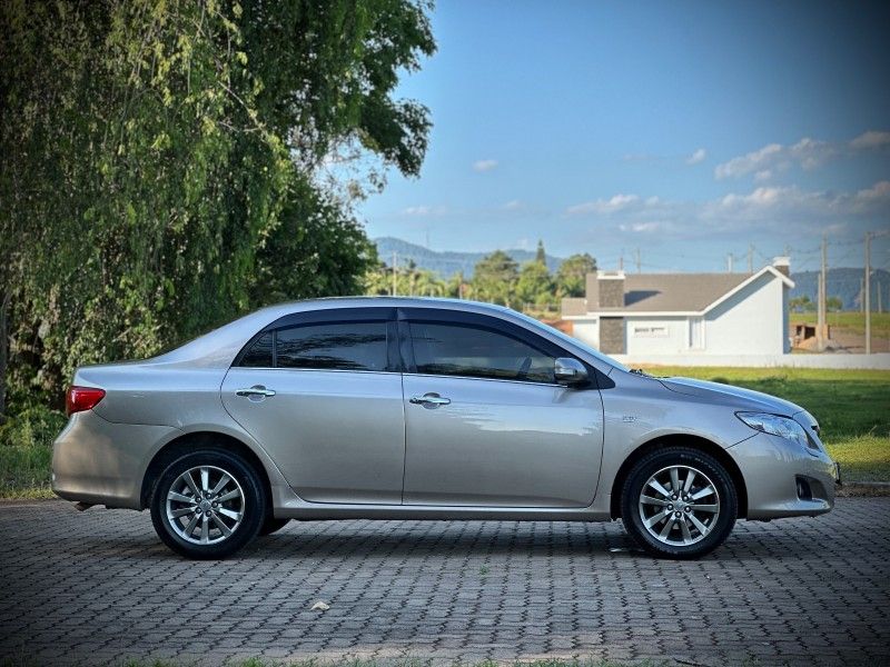 Toyota COROLLA SE-G 1.8 2010 NEUMANN VEÍCULOS ARROIO DO MEIO / Carros no Vale Toyota COROLLA SE-G 1.8 2010 NEUMANN VEÍCULOS ARROIO DO MEIO / Carros no Vale