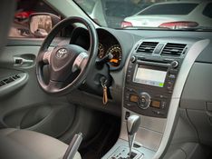 Toyota COROLLA XEi 2.0 2014 NEUMANN VEÍCULOS ARROIO DO MEIO / Carros no Vale