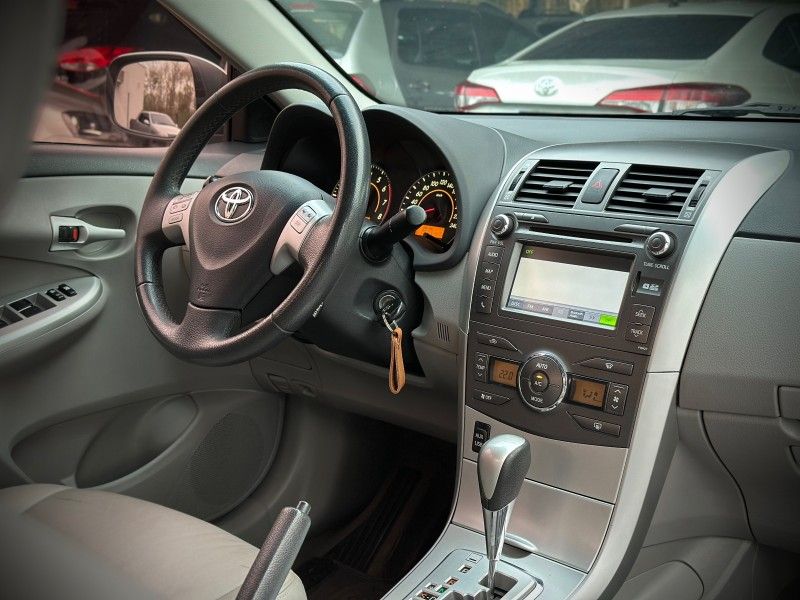 Toyota COROLLA XEi 2.0 2014 NEUMANN VEÍCULOS ARROIO DO MEIO / Carros no Vale