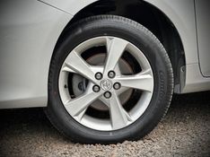 Toyota COROLLA XEi 2.0 2014 NEUMANN VEÍCULOS ARROIO DO MEIO / Carros no Vale
