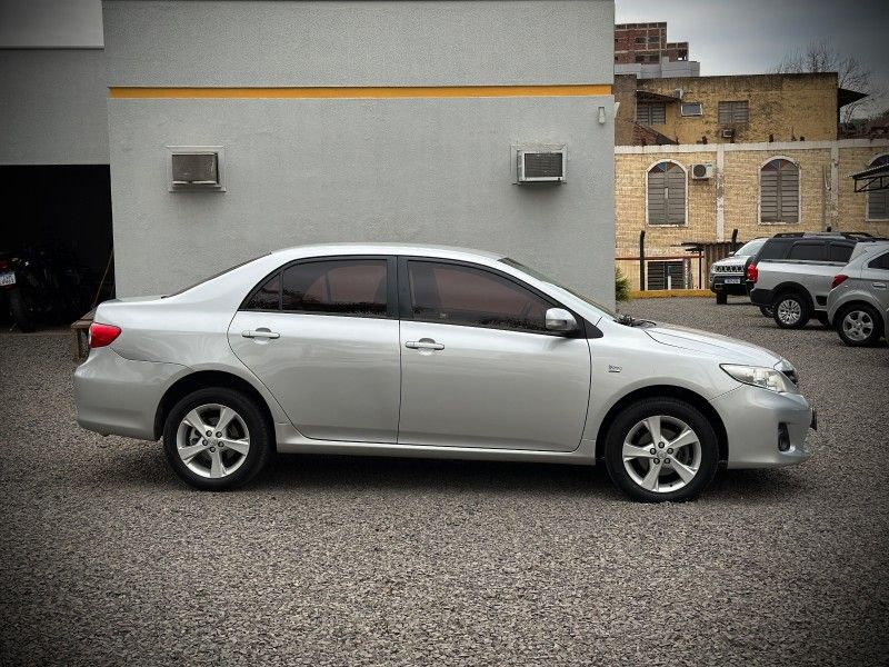 Toyota COROLLA XEi 2.0 2014 NEUMANN VEÍCULOS ARROIO DO MEIO / Carros no Vale