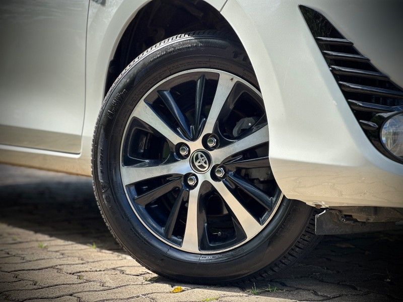 Toyota YARIS XLS 1.5 2019 NEUMANN VEÍCULOS ARROIO DO MEIO / Carros no Vale Toyota YARIS XLS 1.5 2019 NEUMANN VEÍCULOS ARROIO DO MEIO / Carros no Vale