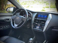 Toyota YARIS XLS 1.5 2019 NEUMANN VEÍCULOS ARROIO DO MEIO / Carros no Vale