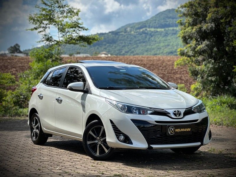 Toyota YARIS XLS 1.5 2019 NEUMANN VEÍCULOS ARROIO DO MEIO / Carros no Vale Toyota YARIS XLS 1.5 2019 NEUMANN VEÍCULOS ARROIO DO MEIO / Carros no Vale