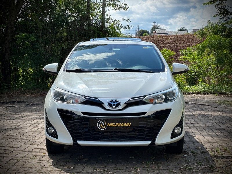 Toyota YARIS XLS 1.5 2019 NEUMANN VEÍCULOS ARROIO DO MEIO / Carros no Vale Toyota YARIS XLS 1.5 2019 NEUMANN VEÍCULOS ARROIO DO MEIO / Carros no Vale