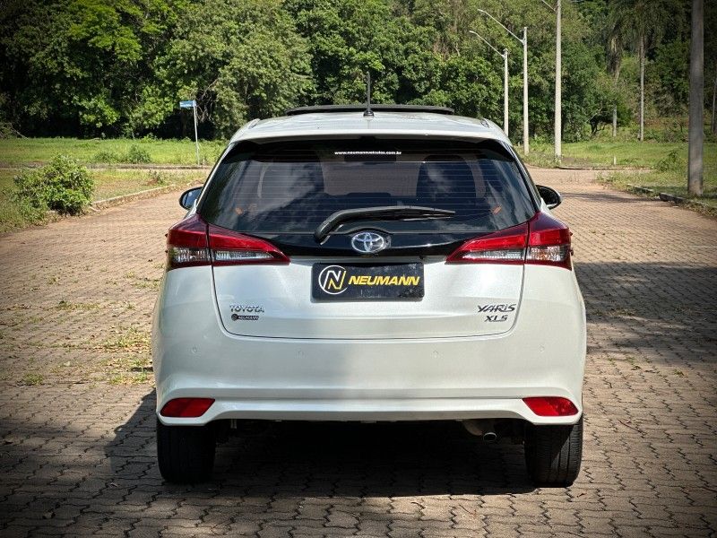 Toyota YARIS XLS 1.5 2019 NEUMANN VEÍCULOS ARROIO DO MEIO / Carros no Vale Toyota YARIS XLS 1.5 2019 NEUMANN VEÍCULOS ARROIO DO MEIO / Carros no Vale