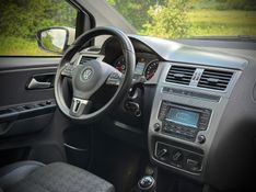 Volkswagen FOX COMFORTLINE 1.6 2015 NEUMANN VEÍCULOS ARROIO DO MEIO / Carros no Vale