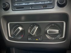 Volkswagen FOX COMFORTLINE 1.6 2015 NEUMANN VEÍCULOS ARROIO DO MEIO / Carros no Vale