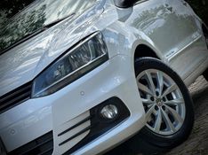 Volkswagen FOX COMFORTLINE 1.6 2015 NEUMANN VEÍCULOS ARROIO DO MEIO / Carros no Vale