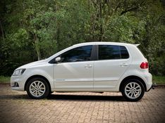 Volkswagen FOX COMFORTLINE 1.6 2015 NEUMANN VEÍCULOS ARROIO DO MEIO / Carros no Vale
