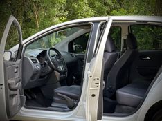 Volkswagen FOX COMFORTLINE 1.6 2015 NEUMANN VEÍCULOS ARROIO DO MEIO / Carros no Vale