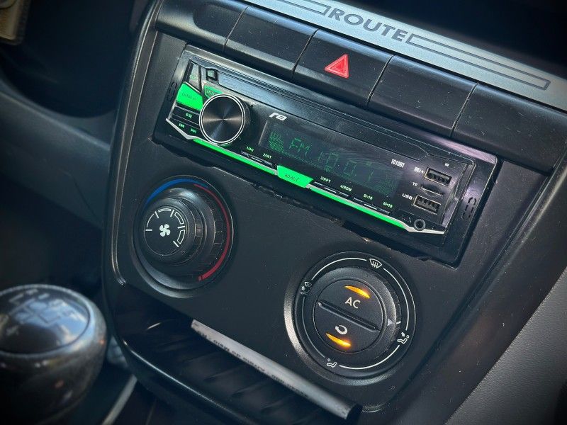 Volkswagen FOX ROUTE 1.6 8V 2008 NEUMANN VEÍCULOS ARROIO DO MEIO / Carros no Vale Volkswagen FOX ROUTE 1.6 8V 2008 NEUMANN VEÍCULOS ARROIO DO MEIO / Carros no Vale