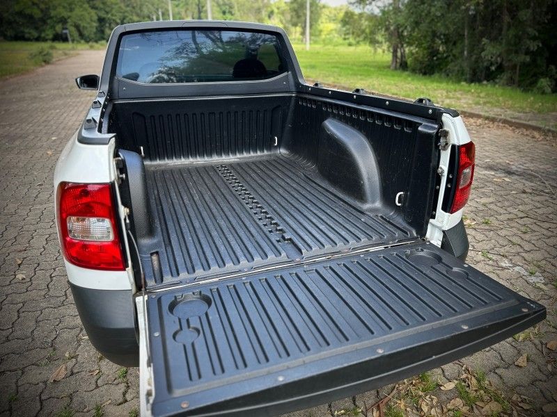 Volkswagen SAVEIRO 1.6 CS 2014 NEUMANN VEÍCULOS ARROIO DO MEIO / Carros no Vale Volkswagen SAVEIRO 1.6 CS 2014 NEUMANN VEÍCULOS ARROIO DO MEIO / Carros no Vale